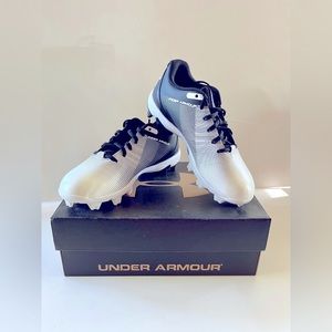 UNDER ARMOUR NWT MLB Authentic Collection black white cleats kids size 1.5